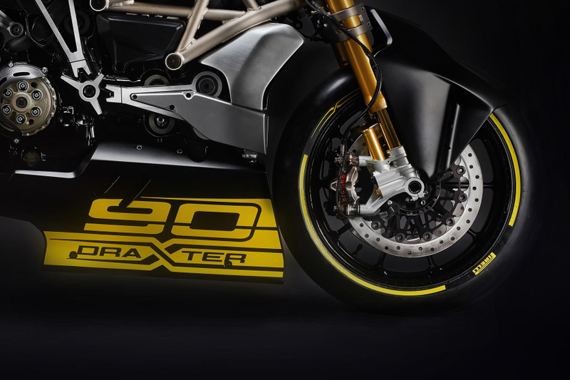 Illustration for article titled The Ducati 'draXter' XDiavel Concept Is A Vicious Nightmare Of A Sport Cruiser